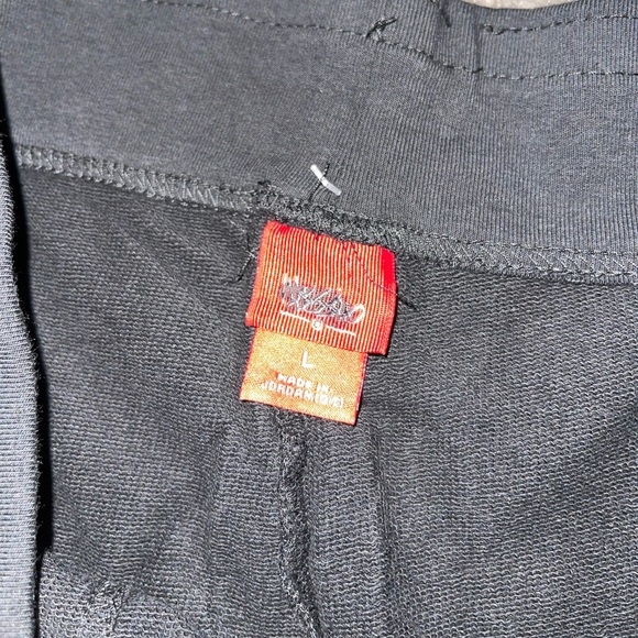 Women Capri Pants - Picture 2 of 7